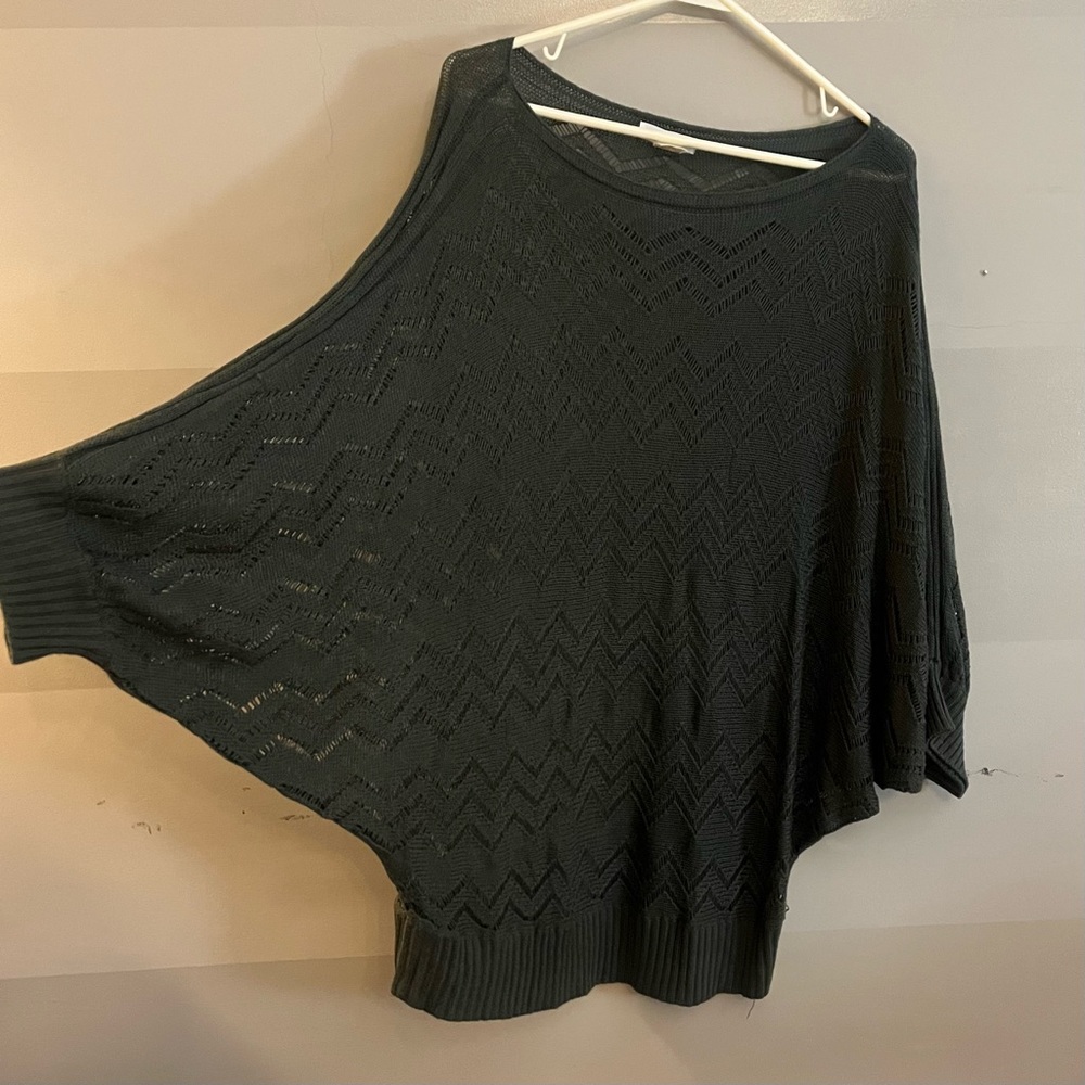 Beautiful peek-a-boo dolman sleeve sweater size 3X by RoomMates